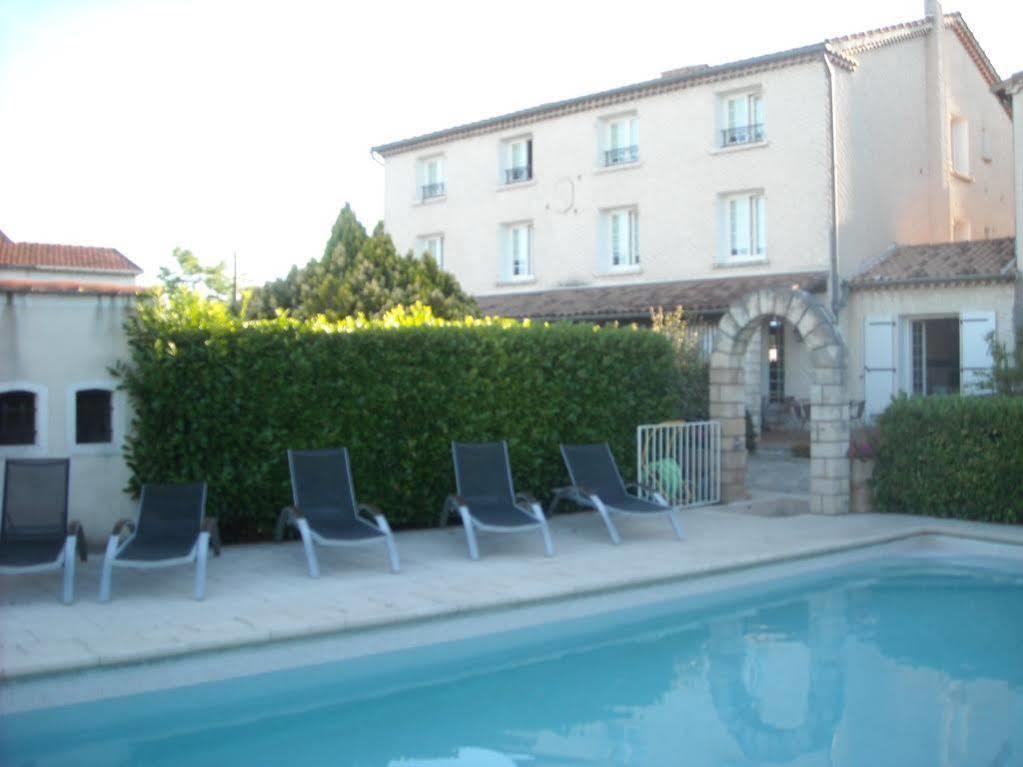 Hotel Ecusson Saint-Hilaire-de-Brethmas Bagian luar foto