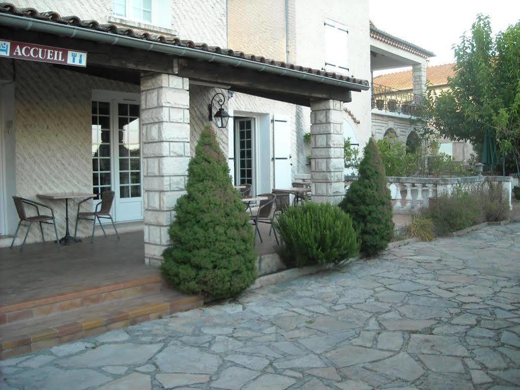 Hotel Ecusson Saint-Hilaire-de-Brethmas Bagian luar foto